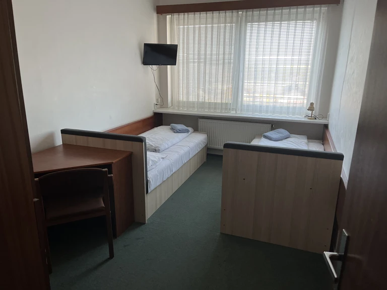 Sportovní centrum a hotel najdete v klidné části města Brandýs nad Labem